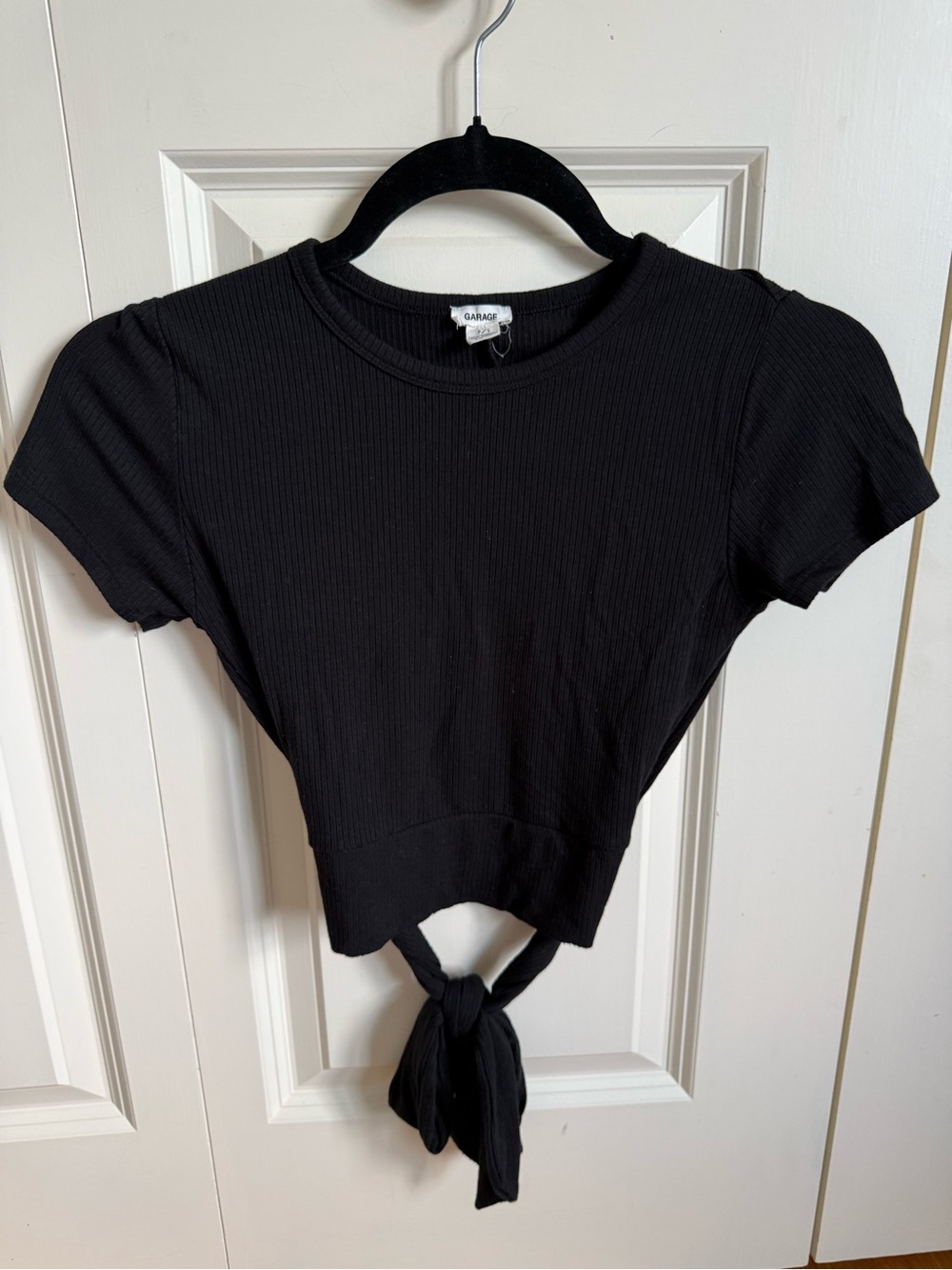 Garage Women’s Ribbed Black Tie-Back Short Sleeve Top - Size: Small